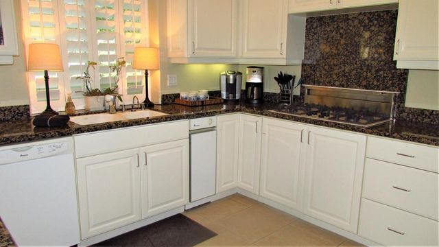 34 Paris Way, Rancho Mirage, CA 92270