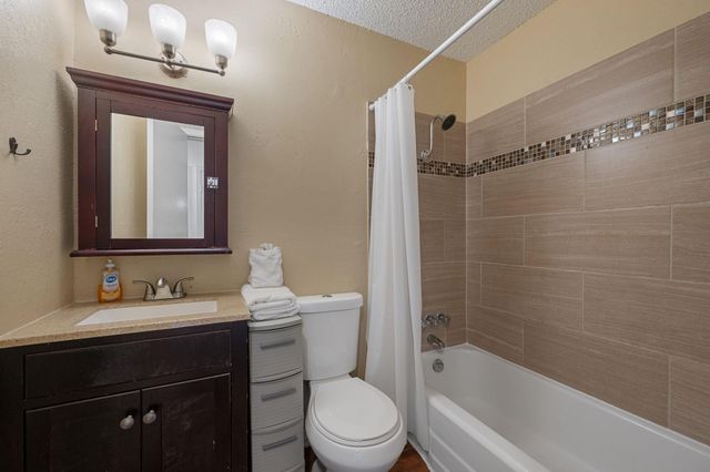 2401 Manor RD 217, Austin, TX 78722