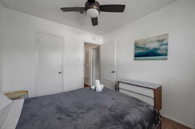 2401 Manor RD 217, Austin, TX 78722