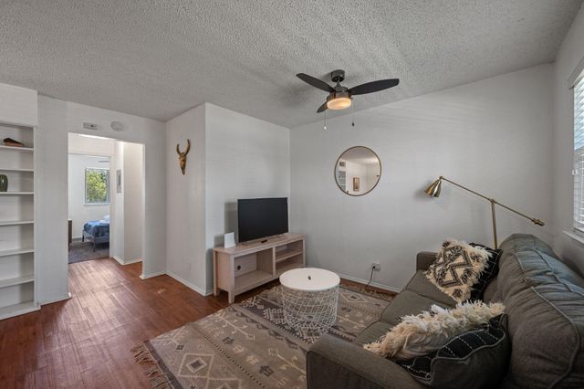 2401 Manor RD 217, Austin, TX 78722