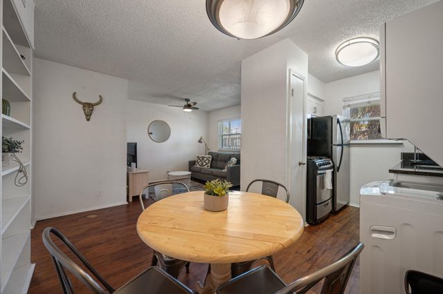 2401 Manor RD 217, Austin, TX 78722