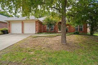 2204 Woods Edge Court, Corinth, TX 76210