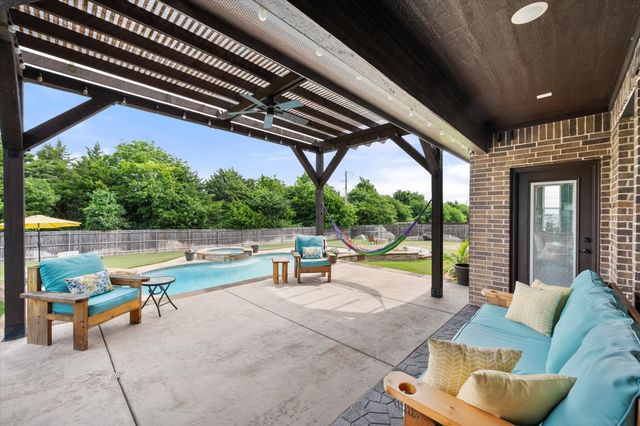445 Rusty Run Drive, Midlothian, TX 76065