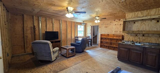 294 Bent Willow Lane, Huntington, TX 75949