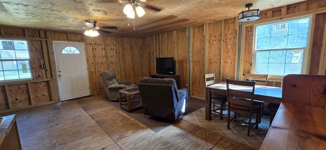 294 Bent Willow Lane, Huntington, TX 75949