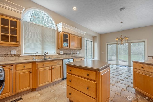 1242 Club View Drive, Centerville, OH 45458