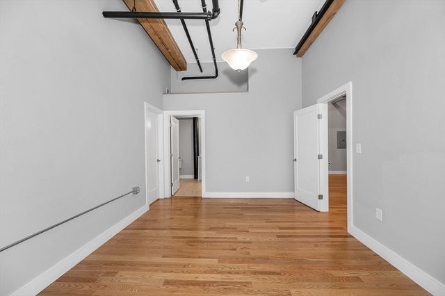 491 Dutton St 320, Lowell, MA 01854