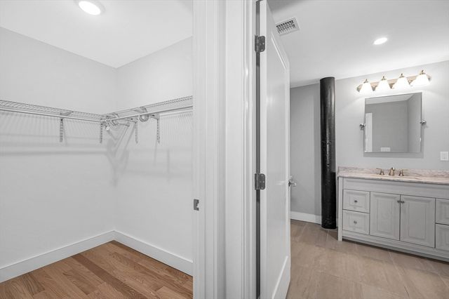 491 Dutton St 320, Lowell, MA 01854