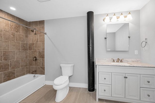 491 Dutton St 320, Lowell, MA 01854