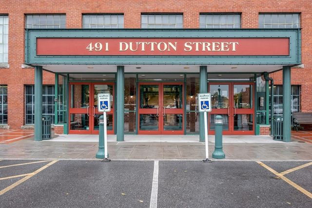 491 Dutton St 320, Lowell, MA 01854