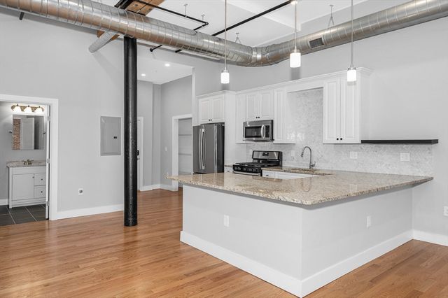 491 Dutton St 320, Lowell, MA 01854