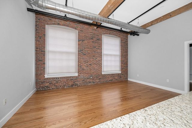 491 Dutton St 320, Lowell, MA 01854