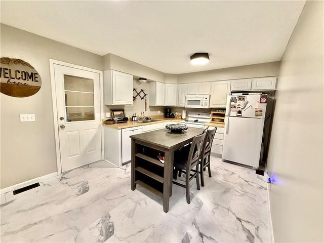 615 W Torrance Street, Maryville, MO 64468