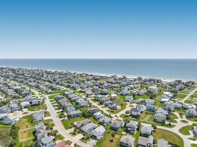 13925 Pirates Beach Boulevard, Galveston, TX 77554