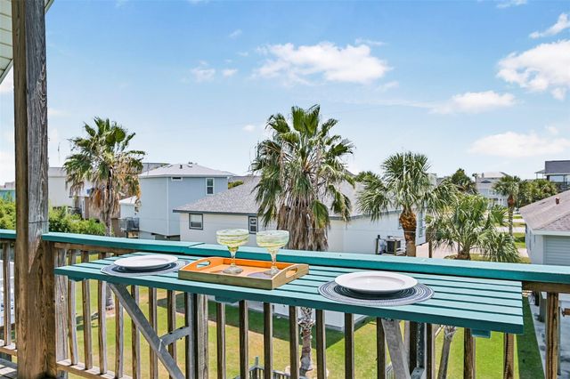 13925 Pirates Beach Boulevard, Galveston, TX 77554