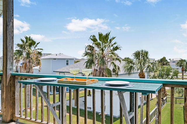 13925 Pirates Beach Boulevard, Galveston, TX 77554