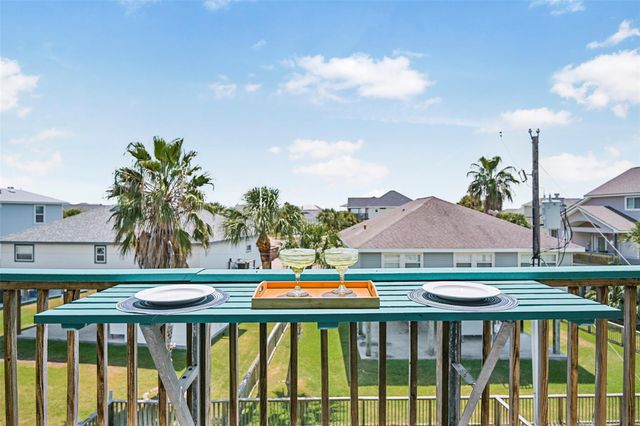 13925 Pirates Beach Boulevard, Galveston, TX 77554