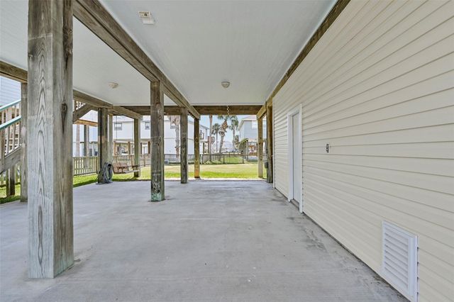 13925 Pirates Beach Boulevard, Galveston, TX 77554