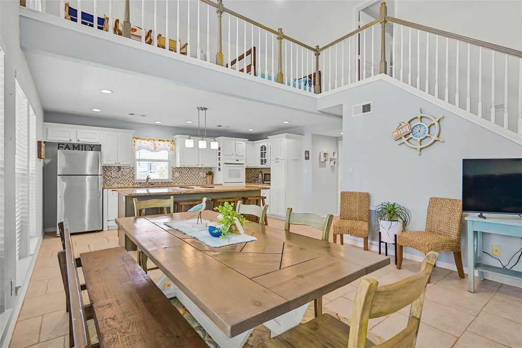 13925 Pirates Beach Boulevard, Galveston, TX 77554