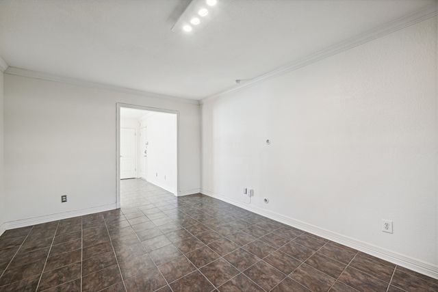 5833 Birchbrook Drive 109, Dallas, TX 75206
