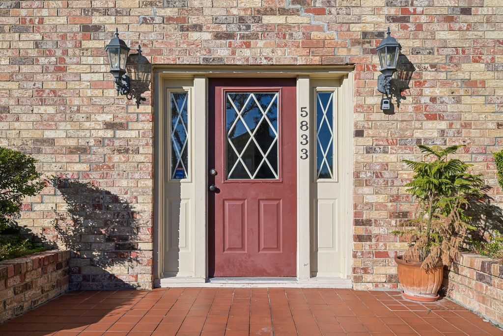 5833 Birchbrook Drive 109, Dallas, TX 75206