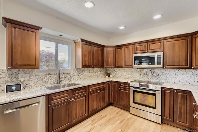 3038 S Akron Court, Denver, CO 80231