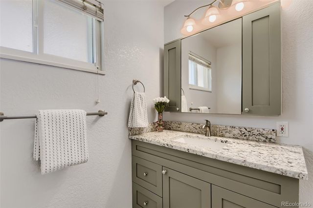 3038 S Akron Court, Denver, CO 80231