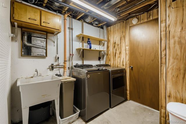 3038 S Akron Court, Denver, CO 80231