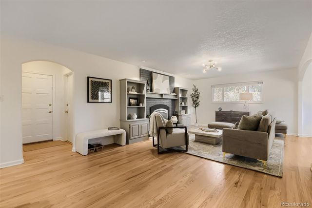 3038 S Akron Court, Denver, CO 80231