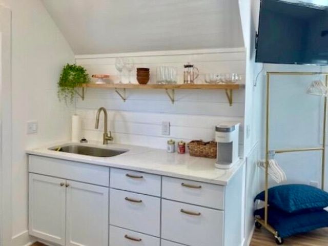 1 Beverly Road, Charleston, SC 29407
