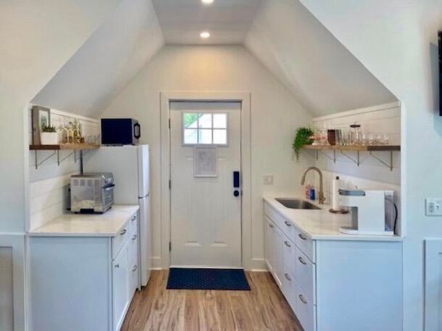 1 Beverly Road, Charleston, SC 29407