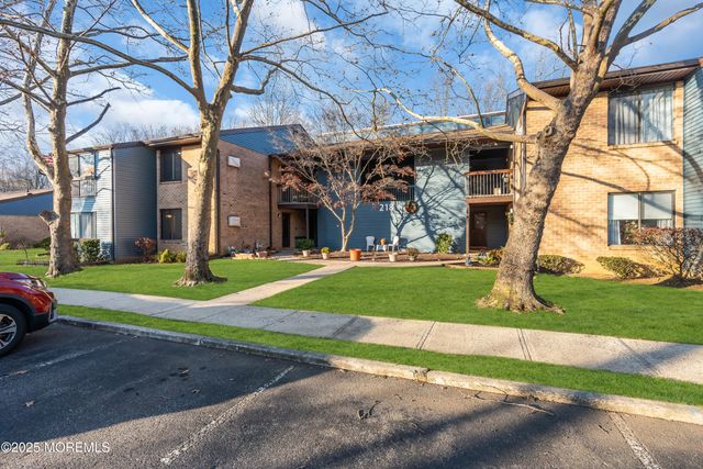 218 Medford Court A, Manalapan, NJ 07726