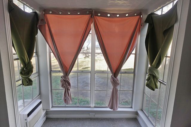 241 W Ross Avenue, De Leon, TX 76444