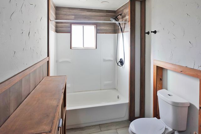 241 W Ross Avenue, De Leon, TX 76444