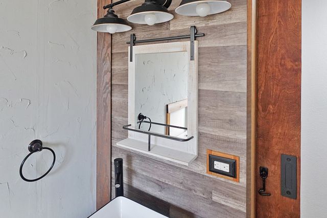 241 W Ross Avenue, De Leon, TX 76444