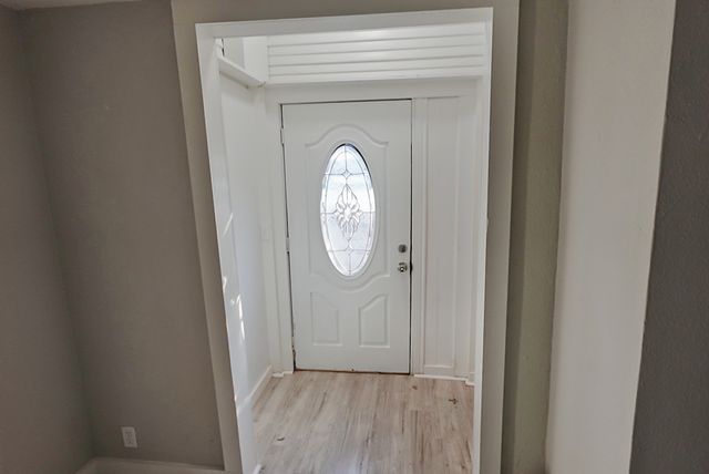 241 W Ross Avenue, De Leon, TX 76444