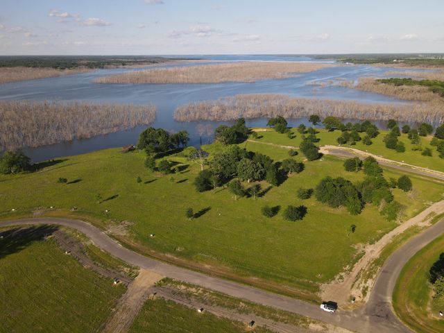 210 Waters Edge Way, Dodd City, TX 75438