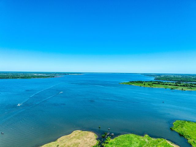 210 Waters Edge Way, Dodd City, TX 75438