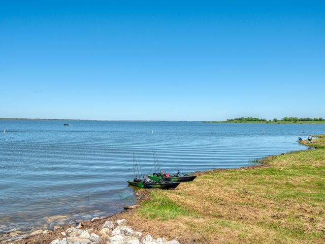 210 Waters Edge Way, Dodd City, TX 75438