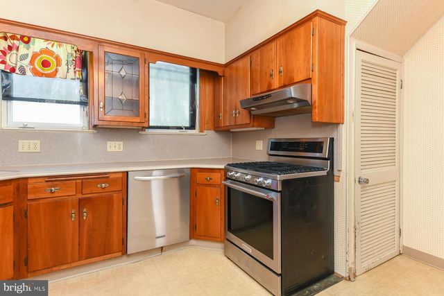 2 W WILLOW ST, Wenonah, NJ 08090