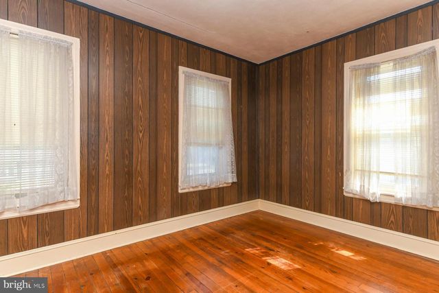 2 W WILLOW ST, Wenonah, NJ 08090