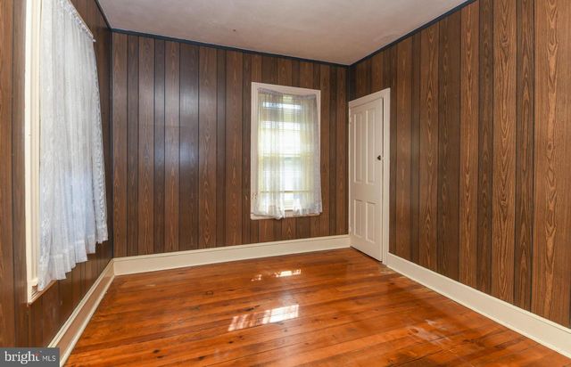 2 W WILLOW ST, Wenonah, NJ 08090