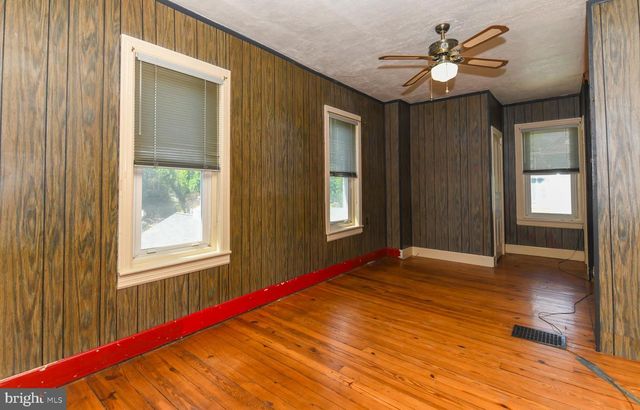 2 W WILLOW ST, Wenonah, NJ 08090