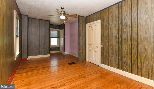 2 W WILLOW ST, Wenonah, NJ 08090