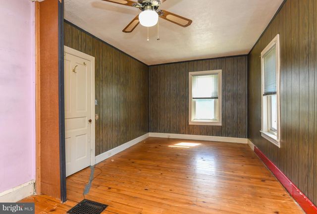 2 W WILLOW ST, Wenonah, NJ 08090