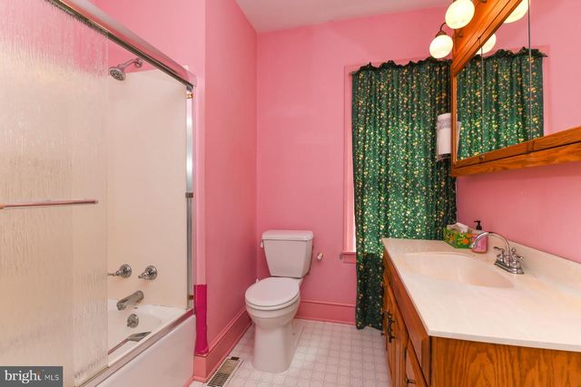 2 W WILLOW ST, Wenonah, NJ 08090