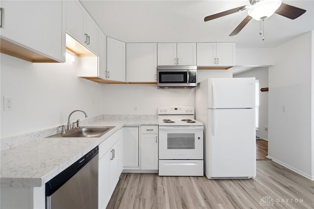 110 Teakwood Lane, Springboro, OH 45066