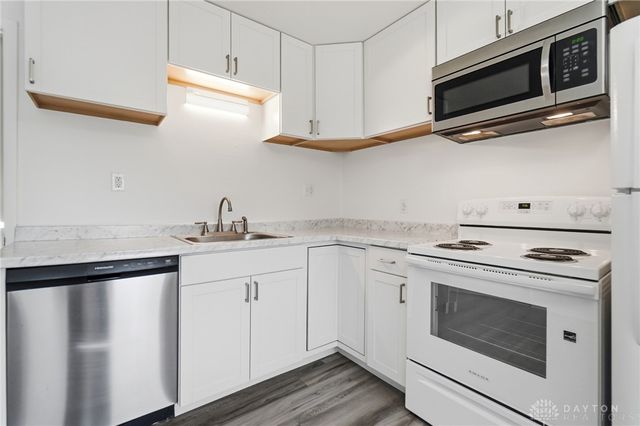 110 Teakwood Lane, Springboro, OH 45066