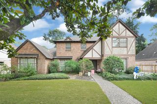 5515 Court Of York, Houston, TX 77069