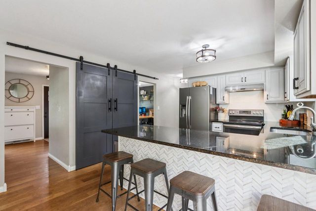 14045 W Beechwood TRAIL, New Berlin, WI 53151